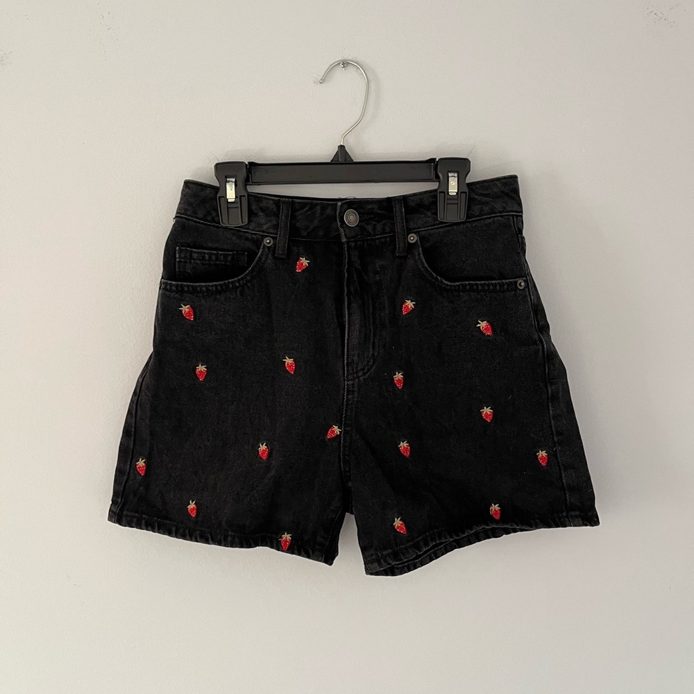 F21 Strawberry Embroidered Black Shorts